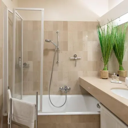 C4 - 1 Bdr Facing Sea & - Parking, Tennis & Wifi Daire *