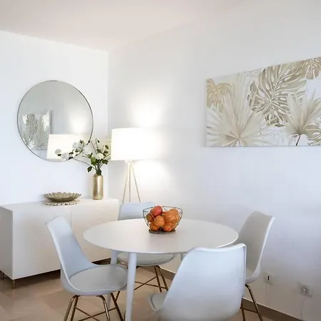 C4 - 1 Bdr Facing Sea & - Parking, Tennis & Wifi Daire