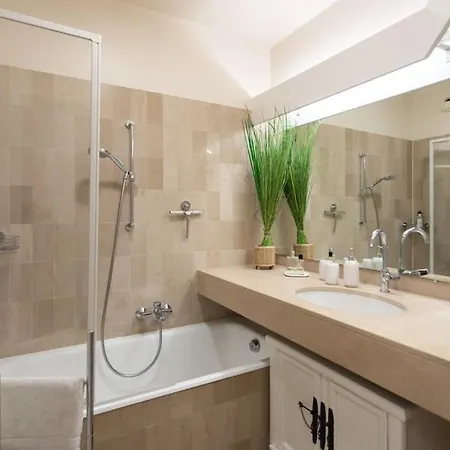 C4 - 1 Bdr Facing Sea & - Parking, Tennis & Wifi Daire *