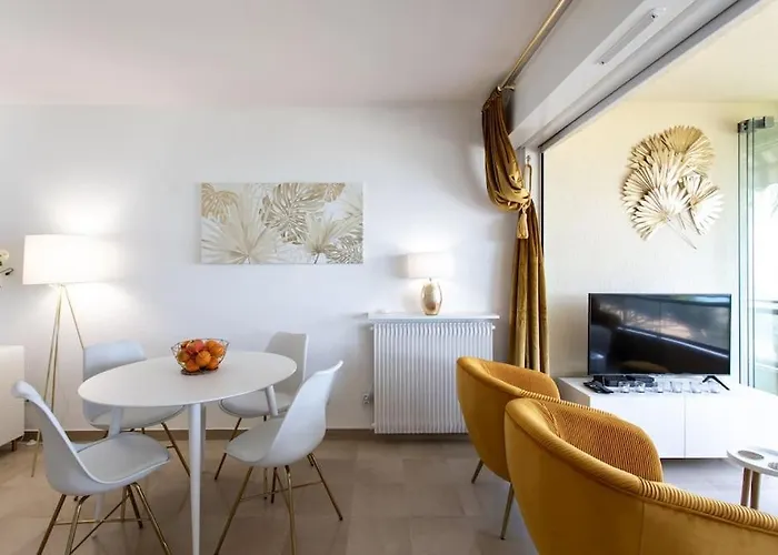 C4 - 1 Bdr Facing Sea & - Parking, Tennis & Wifi *