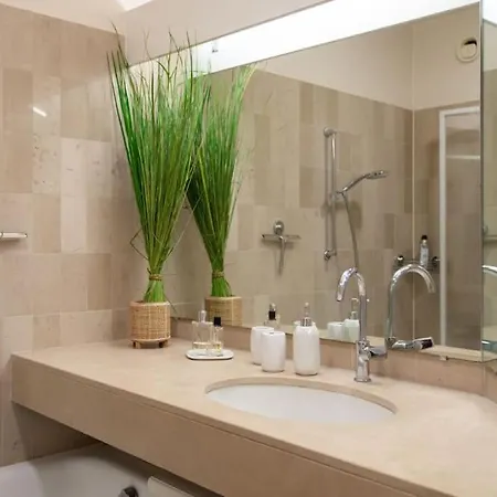 C4 Staywizus - 1 Bdr Facing Sea & - Parking, Tennis & Wifi 아파트 *